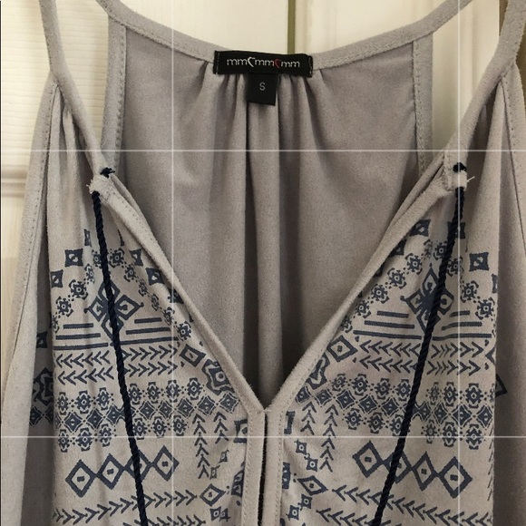 Hi-low tank with faux suede-like material - Picture 2 of 4